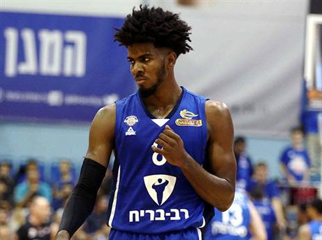 היה פושר מול האקסית. דוסון (מנהלת הליגה)