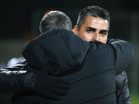 החיבוק שלפני (אנצ'ו גוש, סוכנות ג'יני)