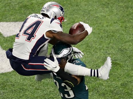 קוקס ביצע קפיצה אדירה שכמעט הצליחה (getty)