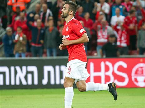 בקרוב במגרשים. ויטור (דני מרון)