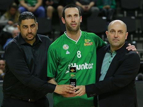 יבזורי זכה לכבוד (מנהלת)