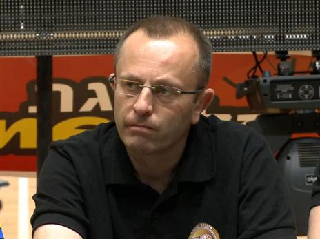 "אין משחק יפה יותר ממקום ראשון נגד שני". שמיר (אלן שיבר)