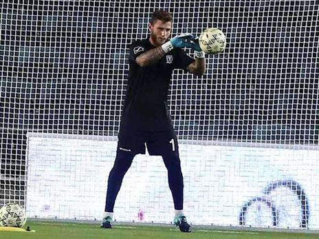 תחנה ראשונה בחו"ל. קליימן (אלן שיבר)