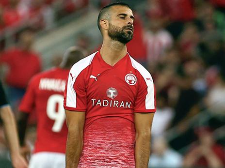 בן בסט היה זה שהטריף את השחקנים. זה עבד במחצית אחת בלבד (אלן שיבר)