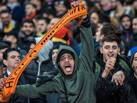 הקהל מזוהה דווקא עם הצבע הכתום (getty)