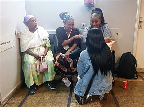 משפחתו של אספה מתרגשת לקראת חזרתו