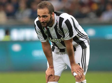 בעטו אותו החוצה