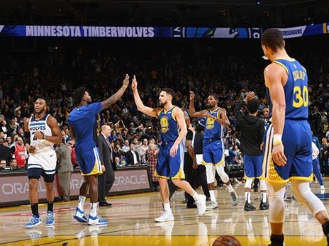 כל הרביעייה שוב על המגרש יחד אצל הווריירס (צילום: Noah Graham/NBAE via Getty Images)