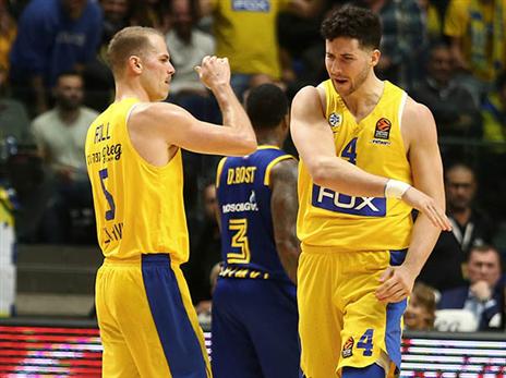 הרבה שמחה בצהוב הערב (צילום: אלן שיבר)