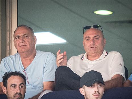 אלון (משמאל). ישכנע את קורצקי להישאר? (עודד קרני)