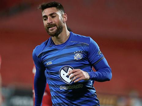 יחדש את החוזה. עטר (אלן שיבר)