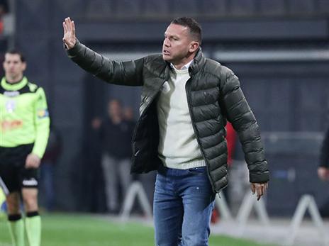 צריך להוציא שפנים חדשים. בכר (אלן שיבר)