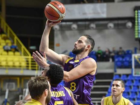 שמחון, גם הוא סיפק משחק טוב (FIBA)