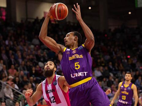 אטקינס. הסגולים הסתבכו (FIBA)