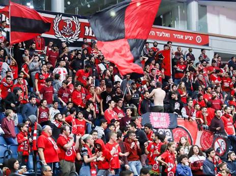 מעל 6,900 אוהדים בארנה דחפו את הקבוצה (דני מרון)