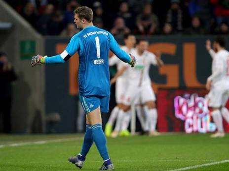 חזר לשער וספג פעמיים. נוייר (Photo by Alexander Hassenstein/Bongarts/Getty Images)