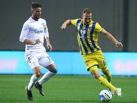 לא ישחק בגומלין הגביע. גלזר (אלן שיבר)