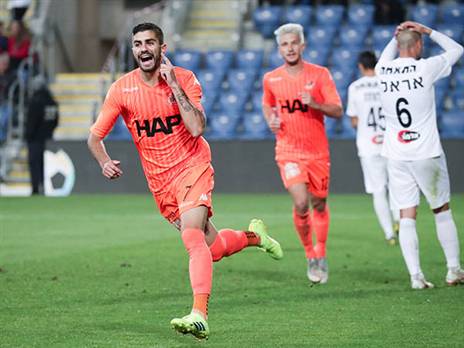 יתאחד עם שועה בחיפה? קונסטנטין (צילום: דני מרון)