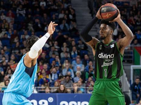 יישאר עונה נוספת בחובנטוד (GETTY)