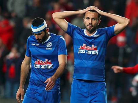 עם הפנים קדימה? מכבי פ"ת (אלן שיבר)