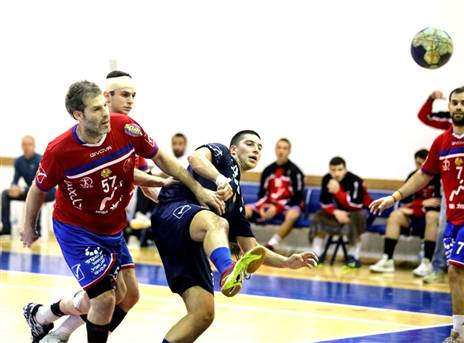 קרב גורלי בעיר היין. ראשל"צ ורחובות בסיבוב הראשון (צילום: הדר ואן קולא, איגוד הכדוריד)