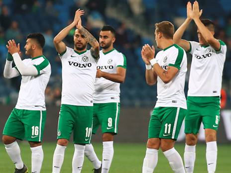 חלק מהשחקנים סירב להודות לקהל בסיום (צילום: אלן שיבר)