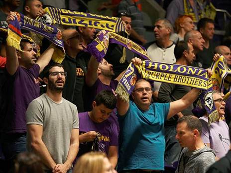 האוהדים החולונים עושים שמח (אלן שיבר)