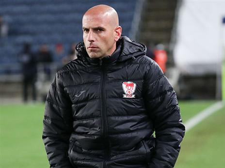 "מתחילים לעכל את המצב". שביט (דני מרון)