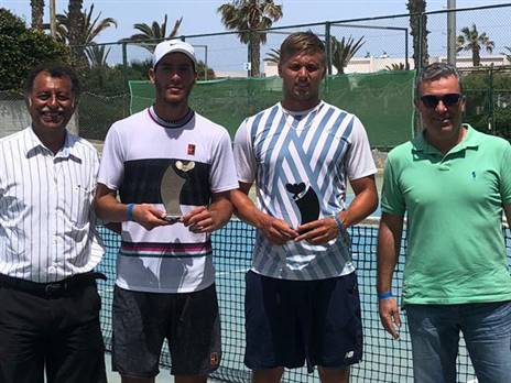 עוליאל עם התואר החדש