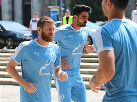 חילצו עצמות (צילום: ההתאחדות לכדורגל)