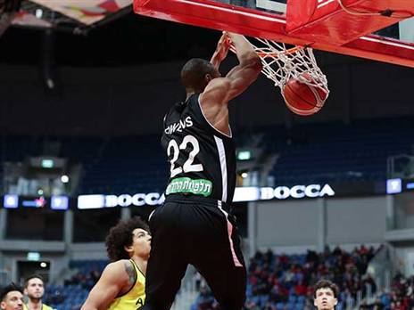 מטביע במשחק של ירושלים בליגת האלופות (דני מרון)