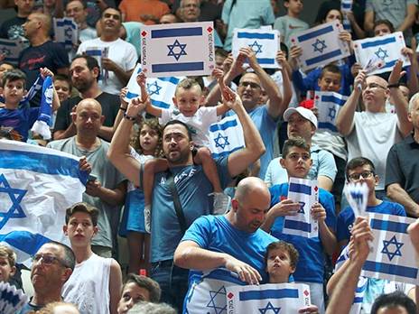 האוהדים ייראו ניצחון מול איטליה? (אלן שיבר)