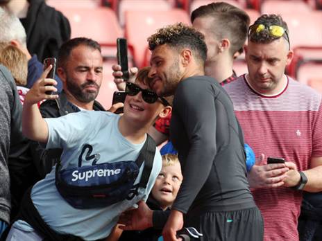 התרגש. אוקסלייד-צ'מברליין (GETTYIMAGES)