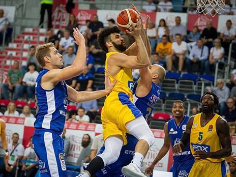 מתחילים להתחבר. בראיינט (באדיבות מכבי ת"א)