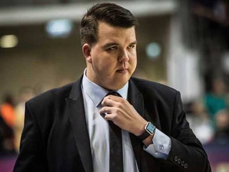 יגיע לנר רביעי של חנוכה? סאואנה (עודד קרני)