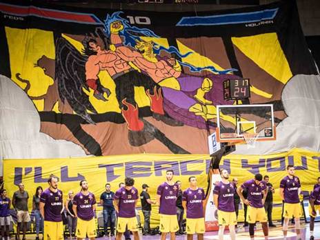 הקהל הסגול. ייתן להאוול רוח גבית (עודד קרני)