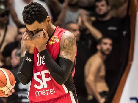 ליונס עצבני (עודד קרני)