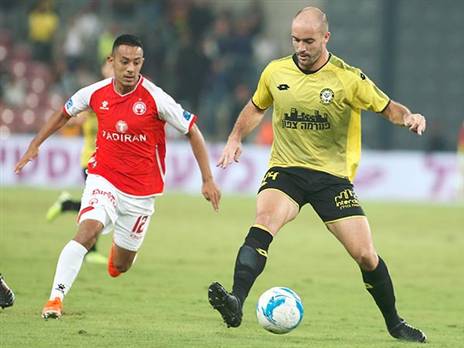 גולובארט. המגן ייעדר נגד הפועל חיפה (צילום: אלן שיבר)