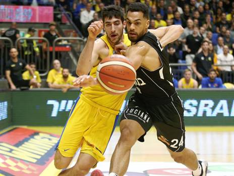 הקהל צמא למשחקים מכריעים (אלן שיבר)