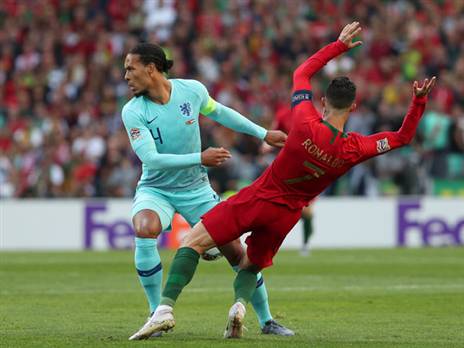 ואן דייק מול רונאלדו. מככב גם מחוץ לכר הדשא (getty Images)