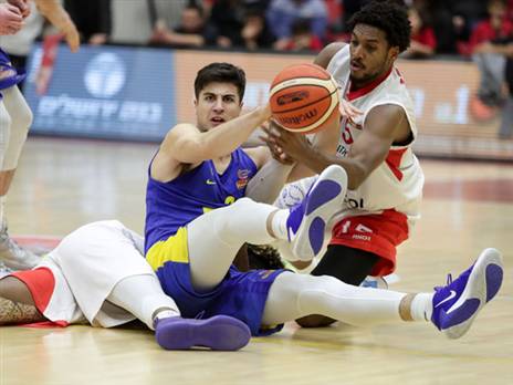 קרב קשוח וצמוד בגן נר (דני מרון)