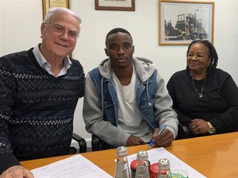 טימוטי מוזי ימשיך במכבי חיפה (האתר הרשמי)