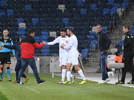 שער שלישי ברצף. יואב תומר (צילום: אנצ'ו)