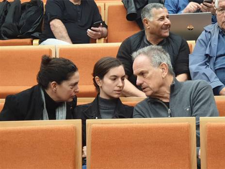 משפחת נשר בבית המשפט