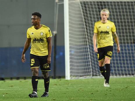 "רוצים לעשות הכל כדי להגיע לפלייאוף העליון". שחקני נתניה אחרי ההפסד לב"ש בגביע (צילום: אלן שיבר)