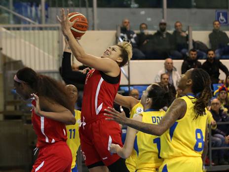 קרב חד צדדי בין אשדוד לראשל"צ (צילום: אודי ציטיאט, באדיבות מנהלת ליגת העל לנשים)