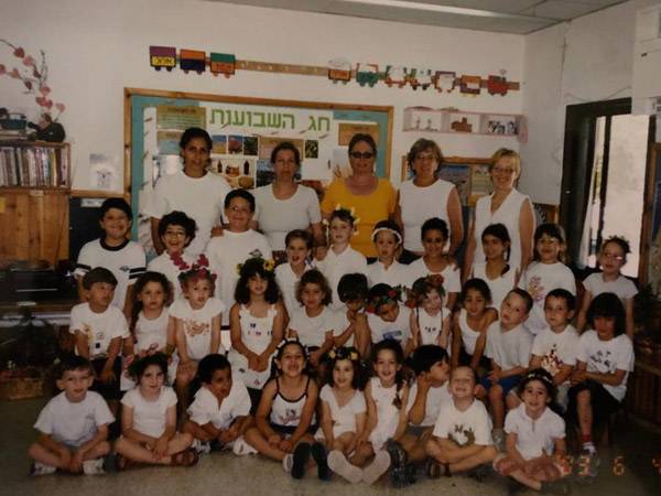 גל חזן ז"ל שלישי בשמאל (שורה תחתונה). ארד שלישי מימין (שורה אמצעית)