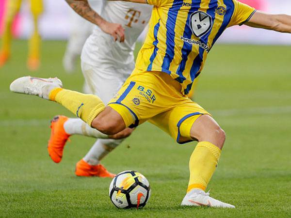 שמות השחקנים ישארו בעלטה? (אלן שיבר)