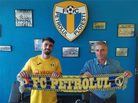 לקס במדי פטרולול. פעם ראשונה בצהוב (האתר הרשמי)