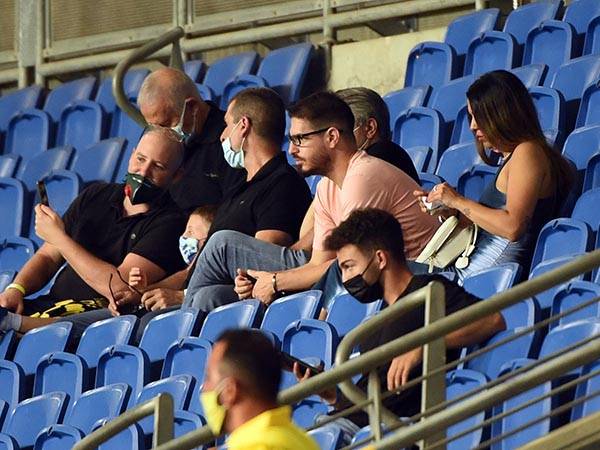 חוגג. יקבל בקרוב סיוע מהאמירויות? (ברני ארדוב)
